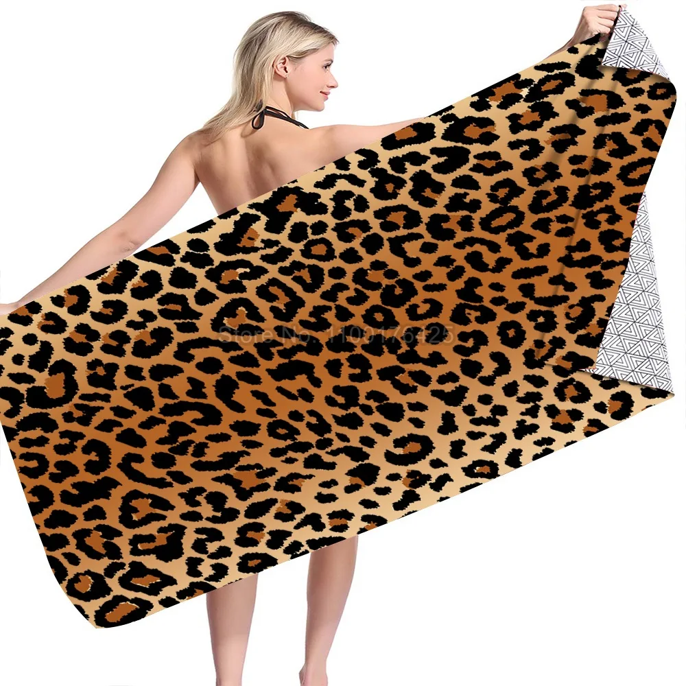serviette légère motif léopard