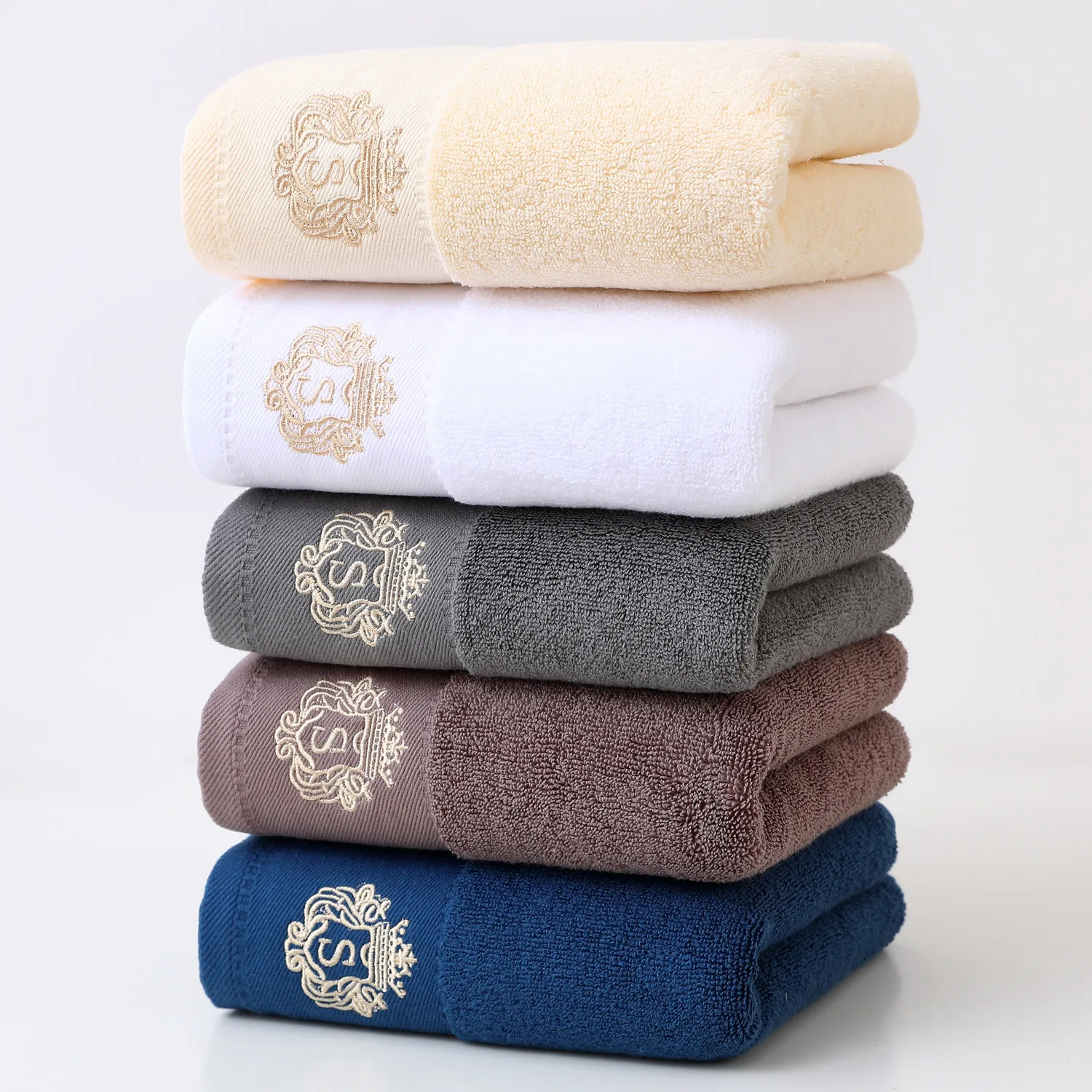 serviette de bain colorée