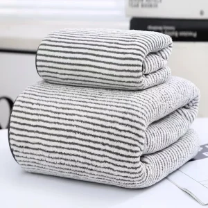 ensemble de serviettes de bain rayées