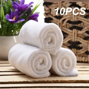 serviettes de toilette blanches