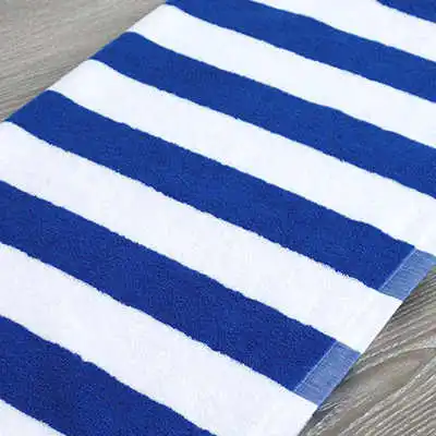 serviette de bain bleue