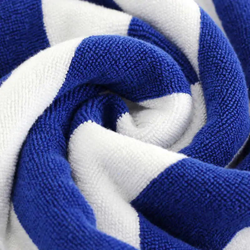 grande serviette rayée bleue