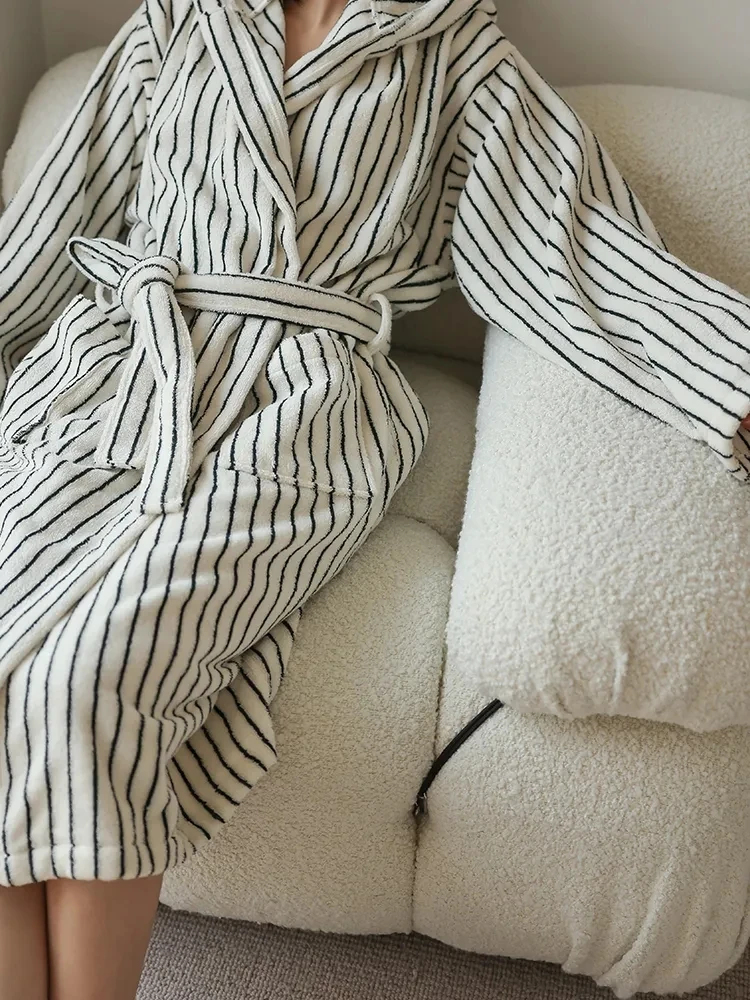 Peignoir Rétro pour Femme – Image 5